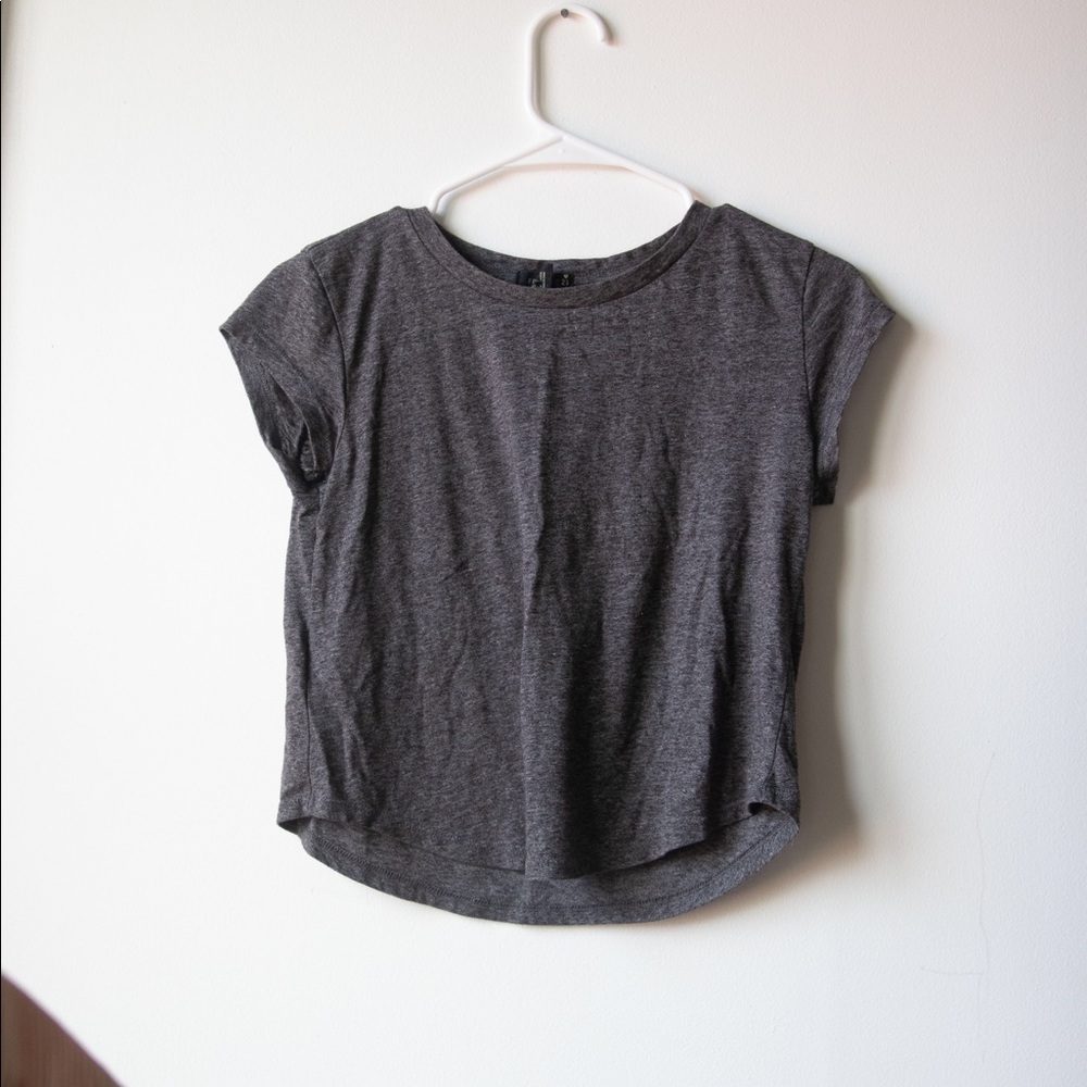 Cropped short sleeve shirt